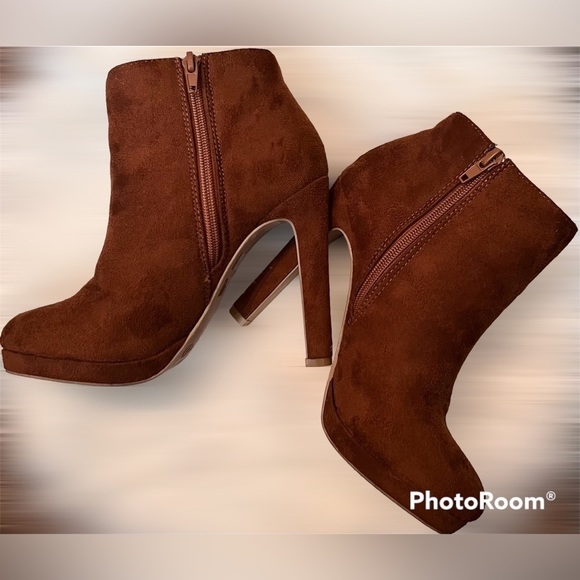 FOREVER21 Brown Booties - Picture 2 of 3
